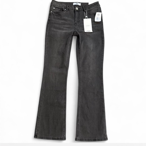 NWT Women's Gray Bootcut Jeans. Size 5/27 - Picture 2 of 7